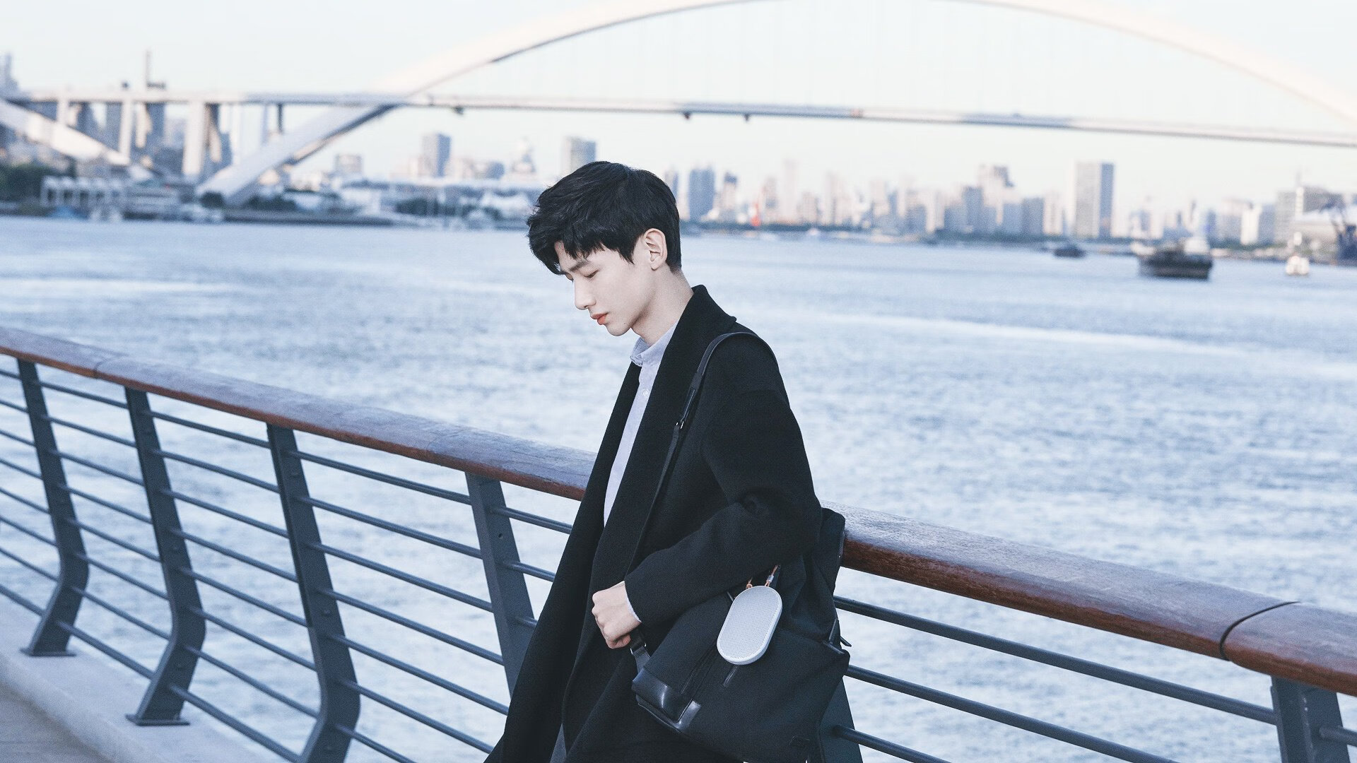 美国队在巴黎奥运会比赛中多次通过中路渗透得分，奥运 美国队入场