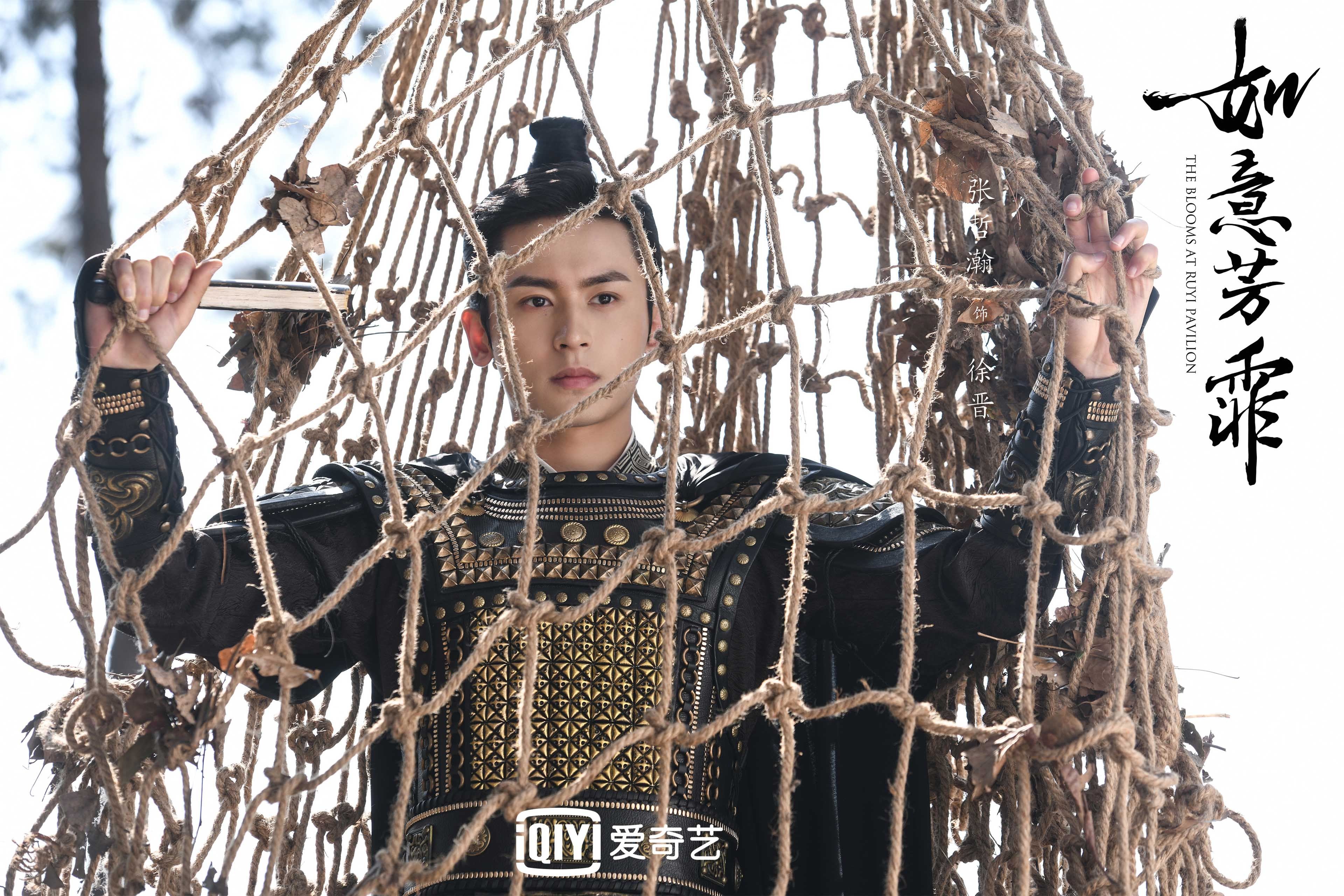 华体会hth平台下载-“网球对抗：高新体育中心赛场巅峰高手强强碰撞”