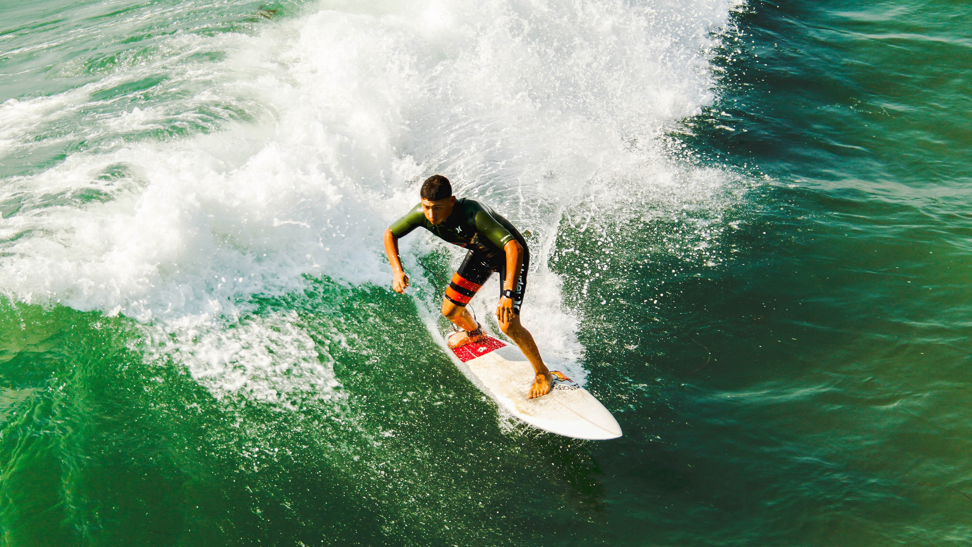 “智能裁判系统在中超比赛中正式启用，确保比赛公平”，足球智能裁判